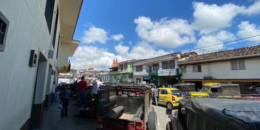 C-56E Se arrienda local comercial en Chinchiná Caldas, sector plaza de mercado.