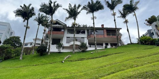 C-123 SE ARRIENDA CASA CAMPESTRE EN CONJUNTO CERRADO EN MANIZALES CALDAS