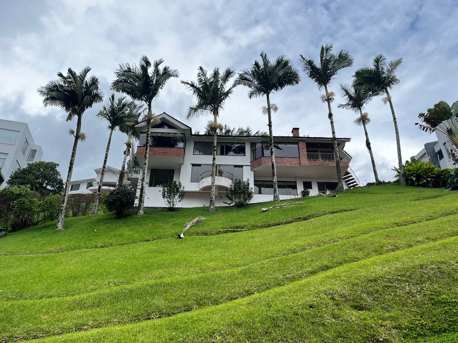 C-123 SE ARRIENDA CASA CAMPESTRE EN CONJUNTO CERRADO EN MANIZALES CALDAS