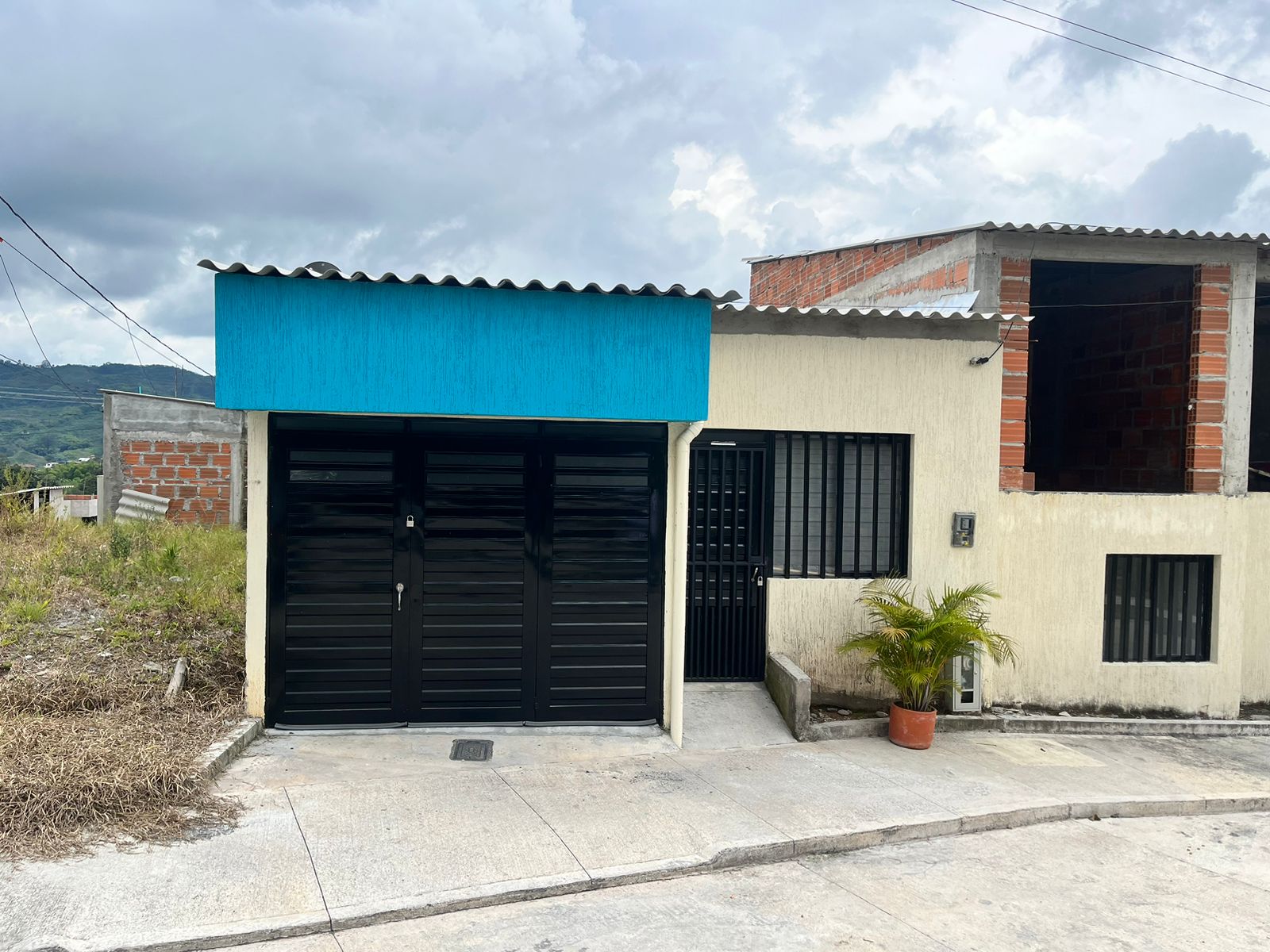 C-71 SE ARRIENDA CASA EN CHINCHINÁ CALDAS