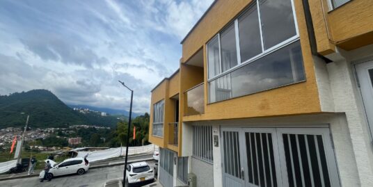 C-124 SE ARRIENDA CASA EN VILLAMARIA EN PARQUE RESIDENCIAL CALAMAR