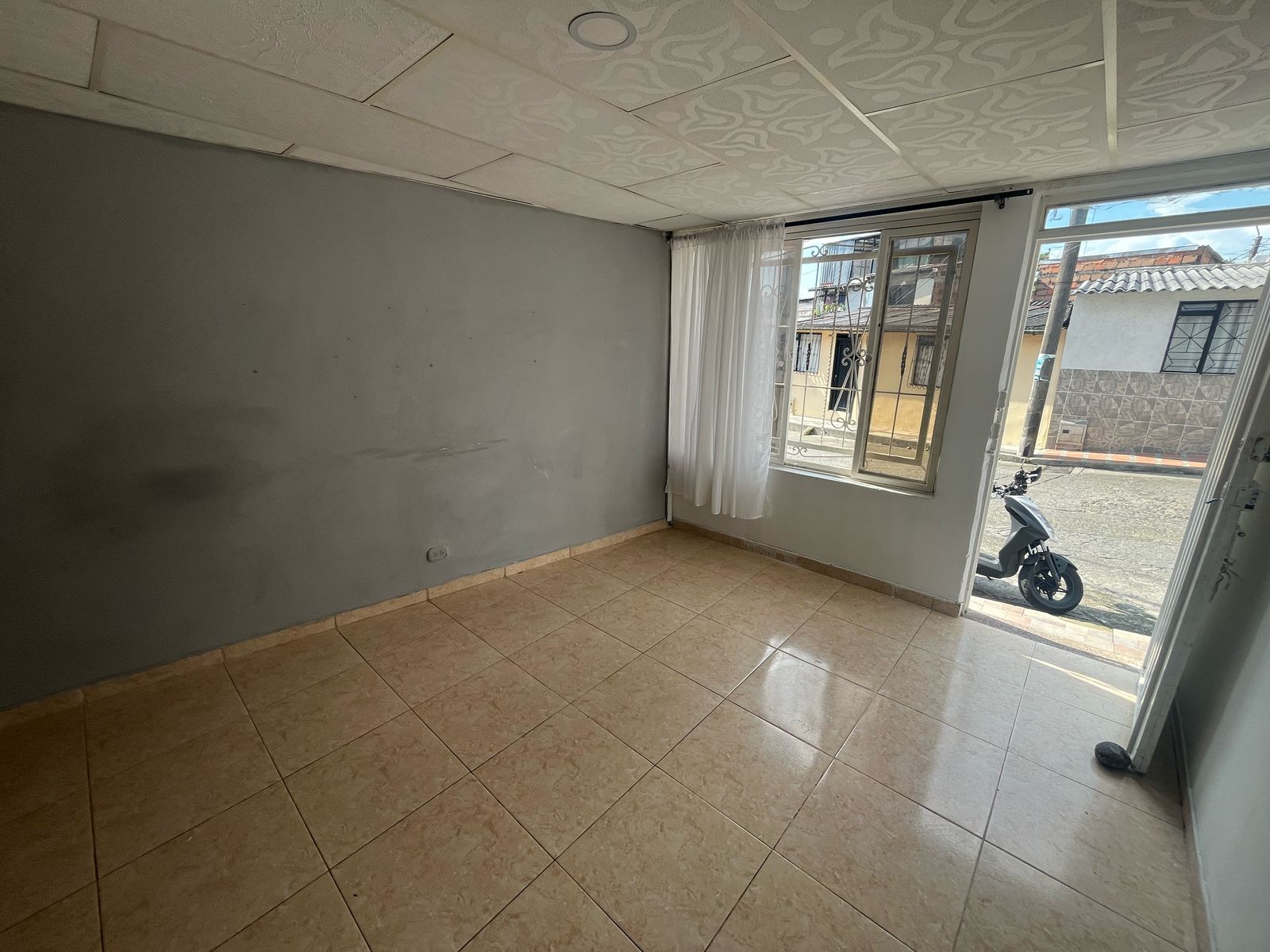 C-80 SE ARRIENDA CASA EN CHINCHINÁ CALDAS