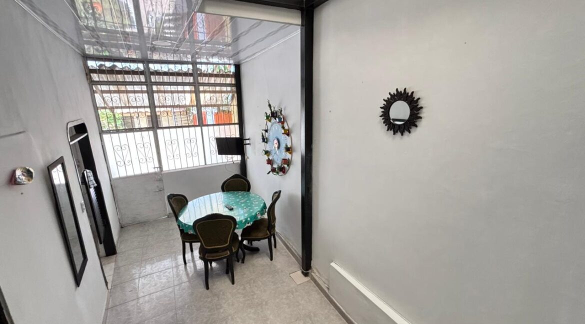 35d2f244-9b80-4c8b-87d0-26f416b9aaaf