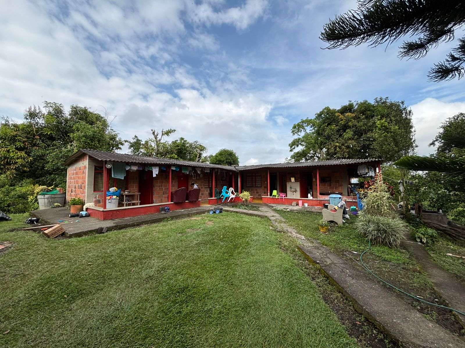CÑV-0018 SE VENDE CABAÑA EN CHINCHINA CALDAS