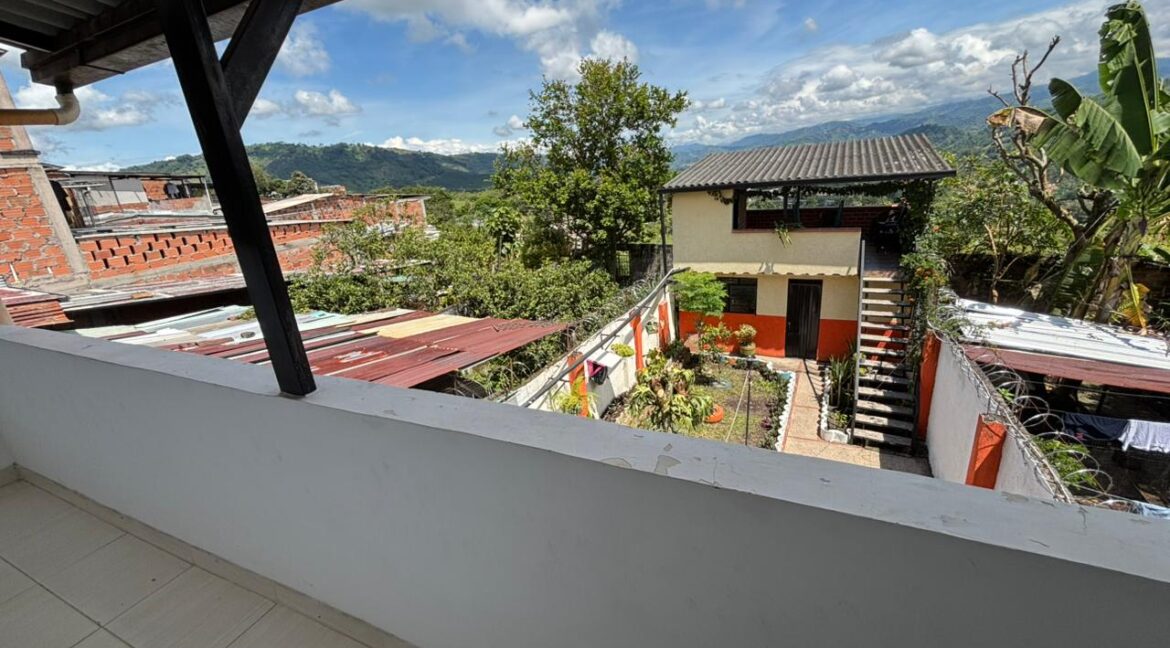 6048fe5b-a4ac-4836-950c-5c559fc98825