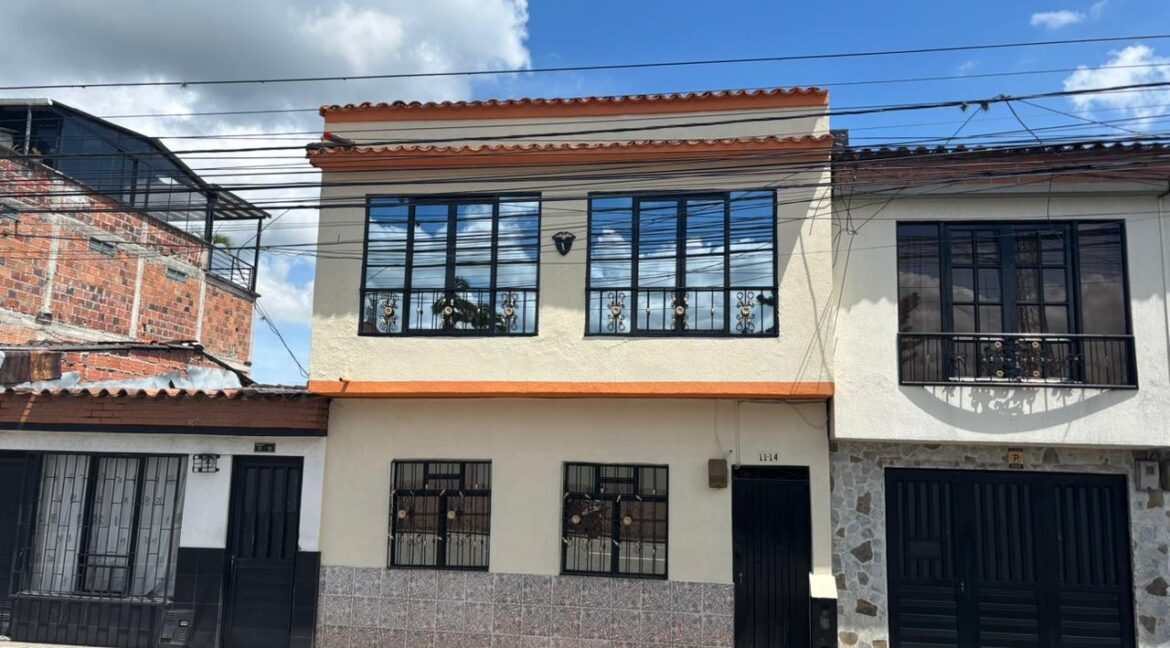 7a220751-faf7-492e-a6d1-5d75212c3a2e